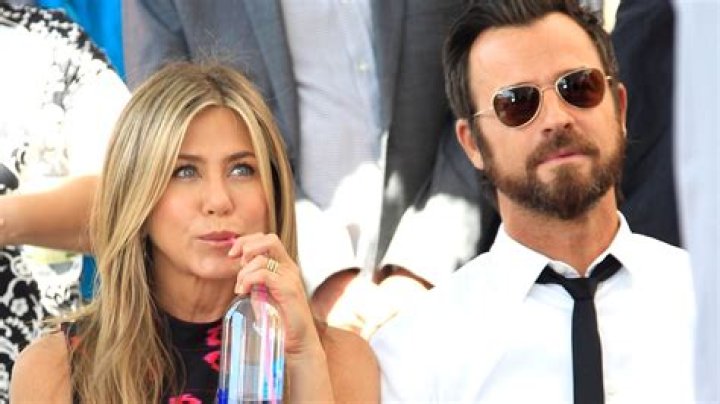 	OK! Mag: Jennifer Aniston wants to marry Justin Theroux on a Mexican beach	