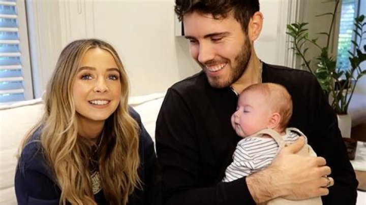 Ottilie Deyes - Age, Family, Bio