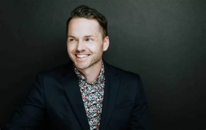 Paul Campbell Bio (Wiki) 