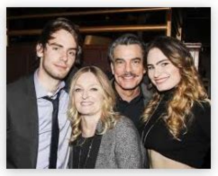Paula Harwood is the wife of actor, Peter Gallagher. They shares two kids, Kathryn and James Gallagher.