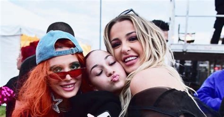 Reunion? Lesbians Tana Mongeau and Bella Thorne spotted hanging out!