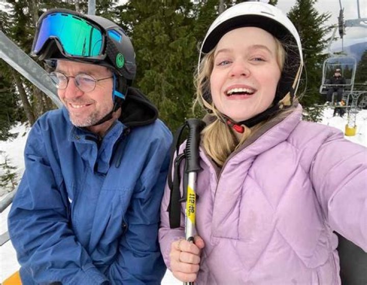 Roan Curtis - Age, Family, Bio