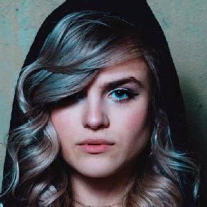 Sarah Barrios - Age, Family, Bio