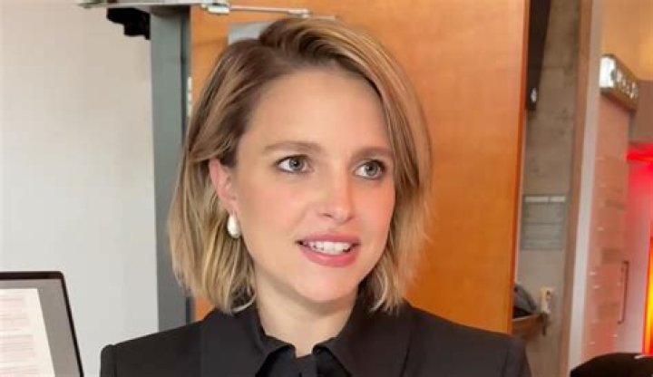 Sarah Jeanne Labrosse Bio (Wiki) 