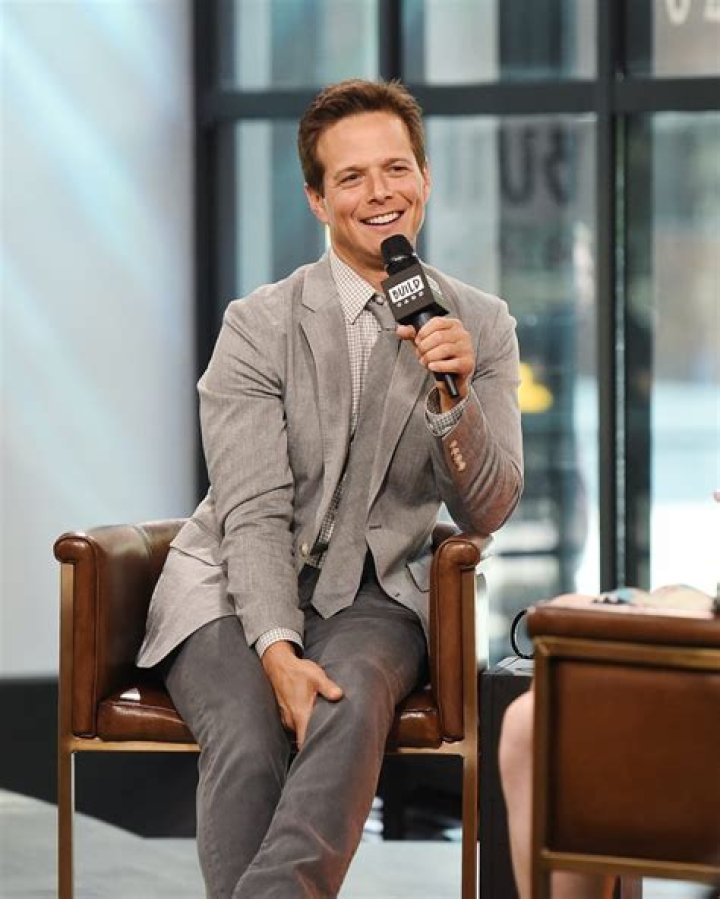 Scott Wolf Net Worth - Wiki, Age, Weight and Height, Relationships, Family, and More