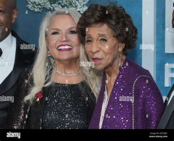 Suzanne De Passe Bio (Wiki) 