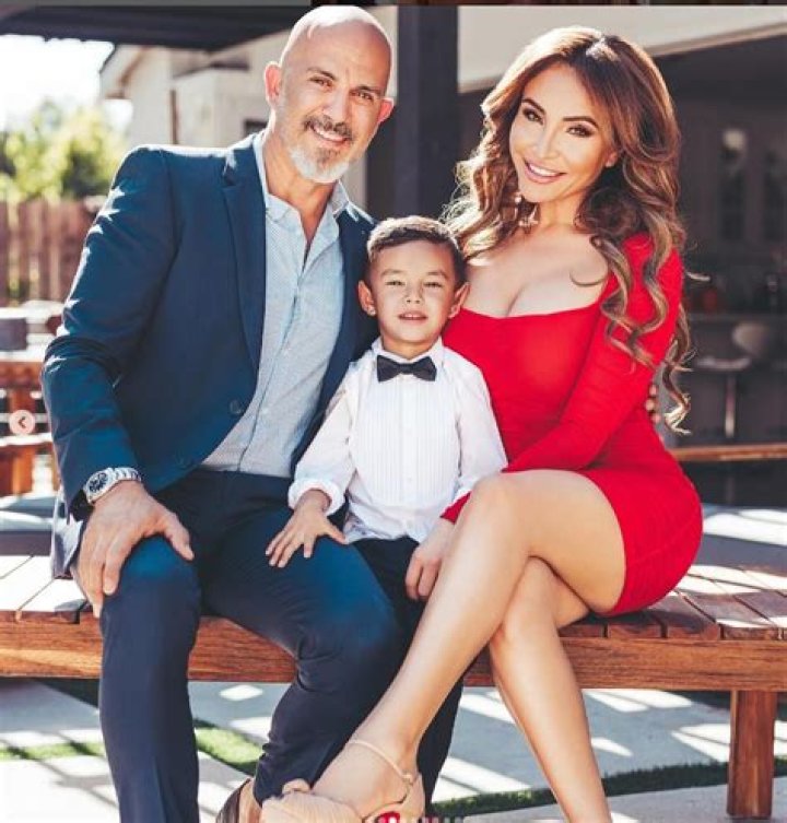 Sylvia Del Valle - Age, Family, Bio