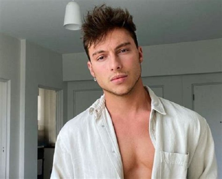 The model, TikTok star Kurt Roberts and Hugh Sheridan are engaged.