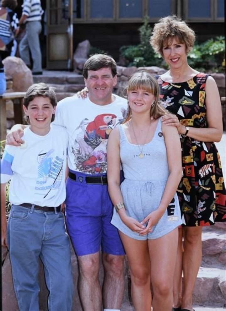 
Where Is Dennis Waterman First Wife Now? Penny Dixon And Family Life 