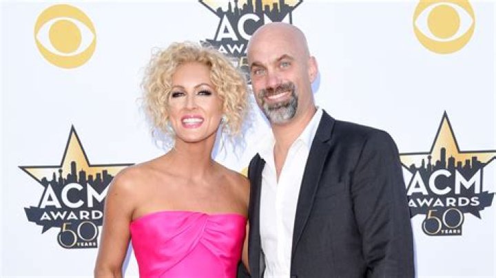 Where Is Kimberly Schlapman First Husband Now And Why Did They Seperate? More About The Singer