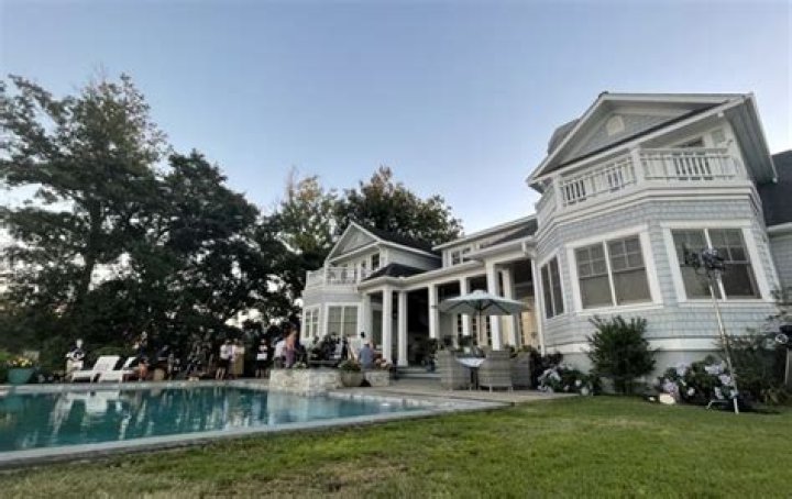 
Who is Luisa Villa? Squatter arrested for falsely claiming to be owner of Florida beach house in the absence of homeowner 