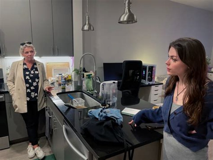 
Who Is Nicole Reffitt? Everything On Capitol Rioter Guy Reffitt Wife – Age, Son And Instagram Bio 