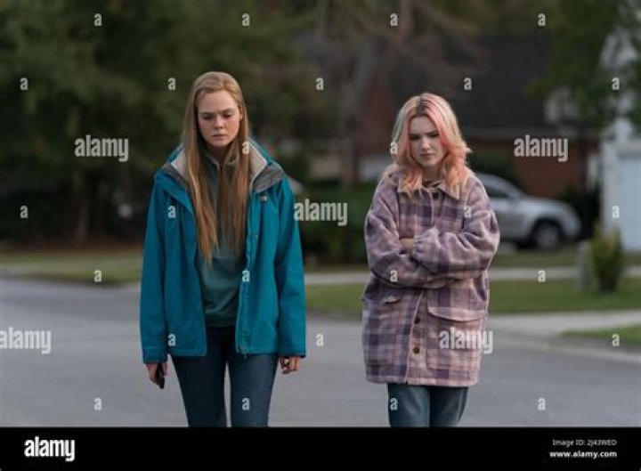 
Who Is Susie Pierce From Girl From Plainville? Age Wiki And Whereabouts 2022 – Where Is She Now? 