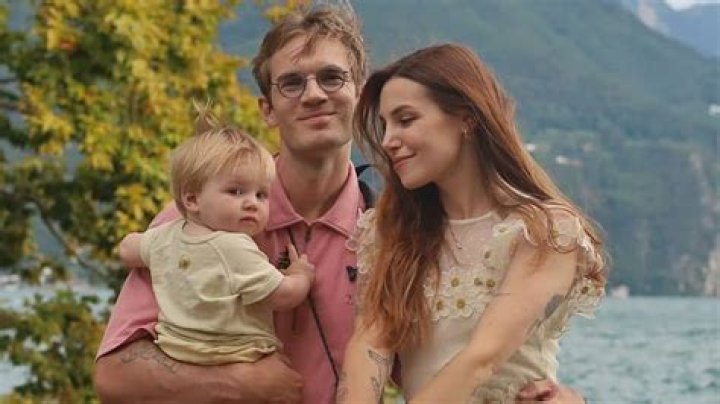 YouTuber PewDiePie marries his long term girlfriend Marzia Bisognin!