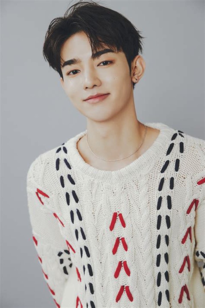Zhang Hao (Pop Singer) - Age, Family, Bio